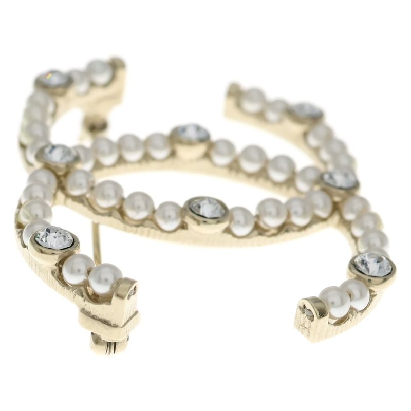 Chanel CC Logo Pearl Rhinestone Brooch Pin Badge White Gold
