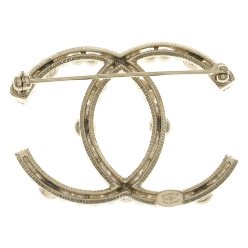 Chanel CC Logo Pearl Rhinestone Brooch Pin Badge White Gold