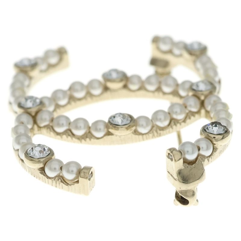 Chanel CC Logo Pearl Rhinestone Brooch Pin Badge White Gold
