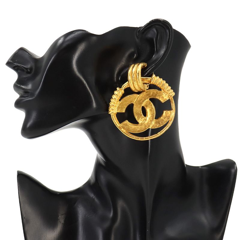 Chanel Round Earring Earrings Gold