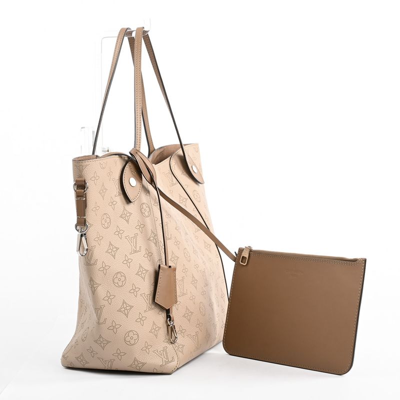 Louis Vuitton Tote Hina MM