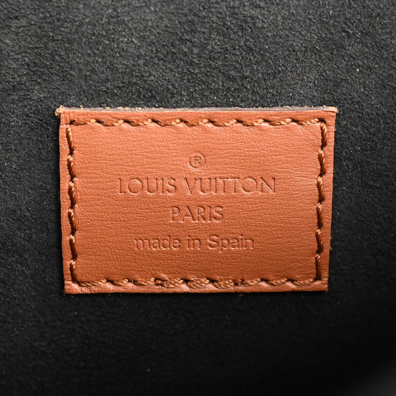 Louis Vuitton Shoulder Bag Dauphine MM