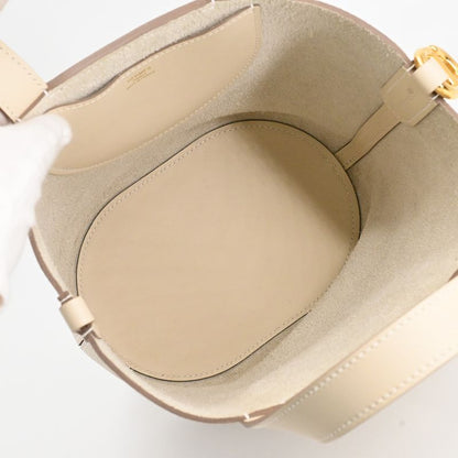 Hermes Handbag in the Loop 18