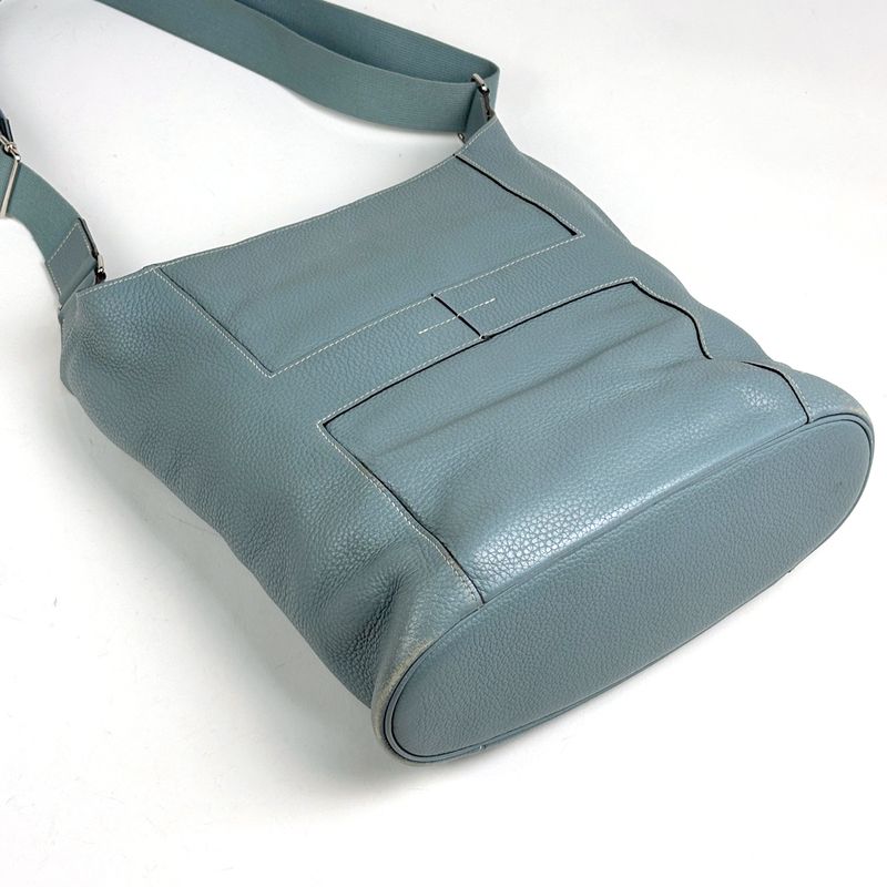 Hermes News GM Shoulder Bag Taurillon Clemence Ciel