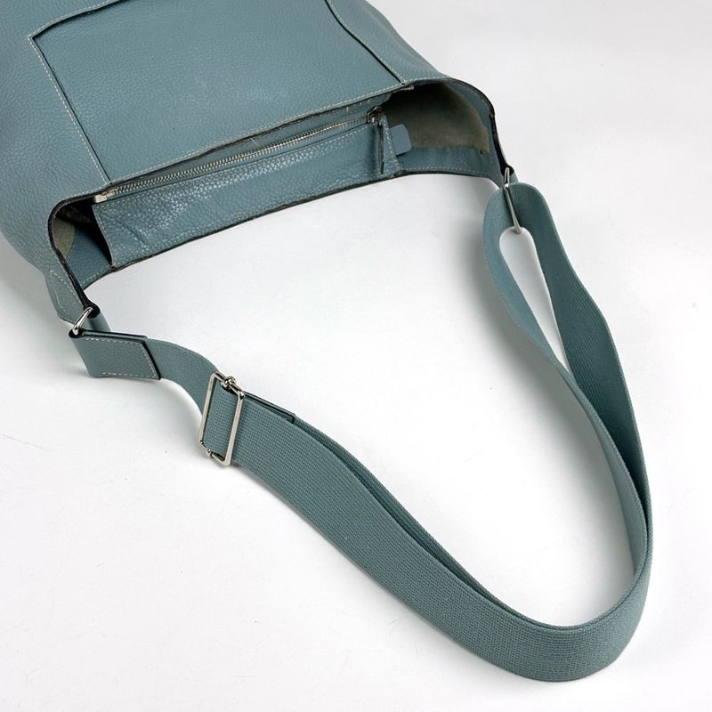 Hermes News GM Shoulder Bag Taurillon Clemence Ciel