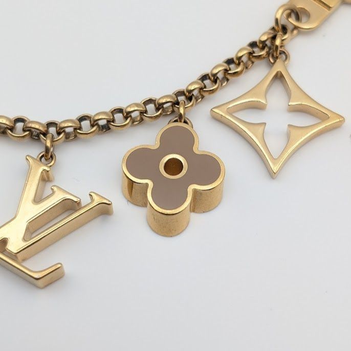 Louis Vuitton Fleur de Monogram Key Holder Charm Gold Chain Keychain