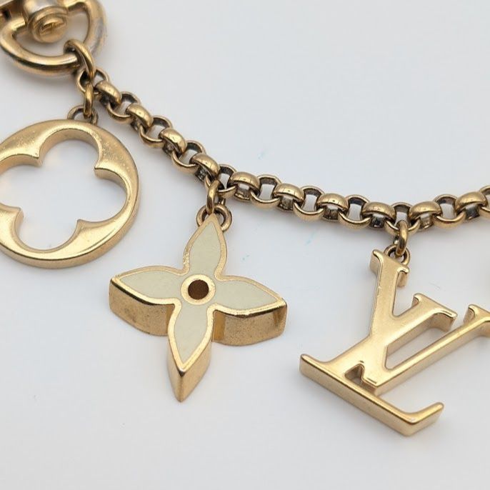 Louis Vuitton Fleur de Monogram Key Holder Charm Gold Chain Keychain
