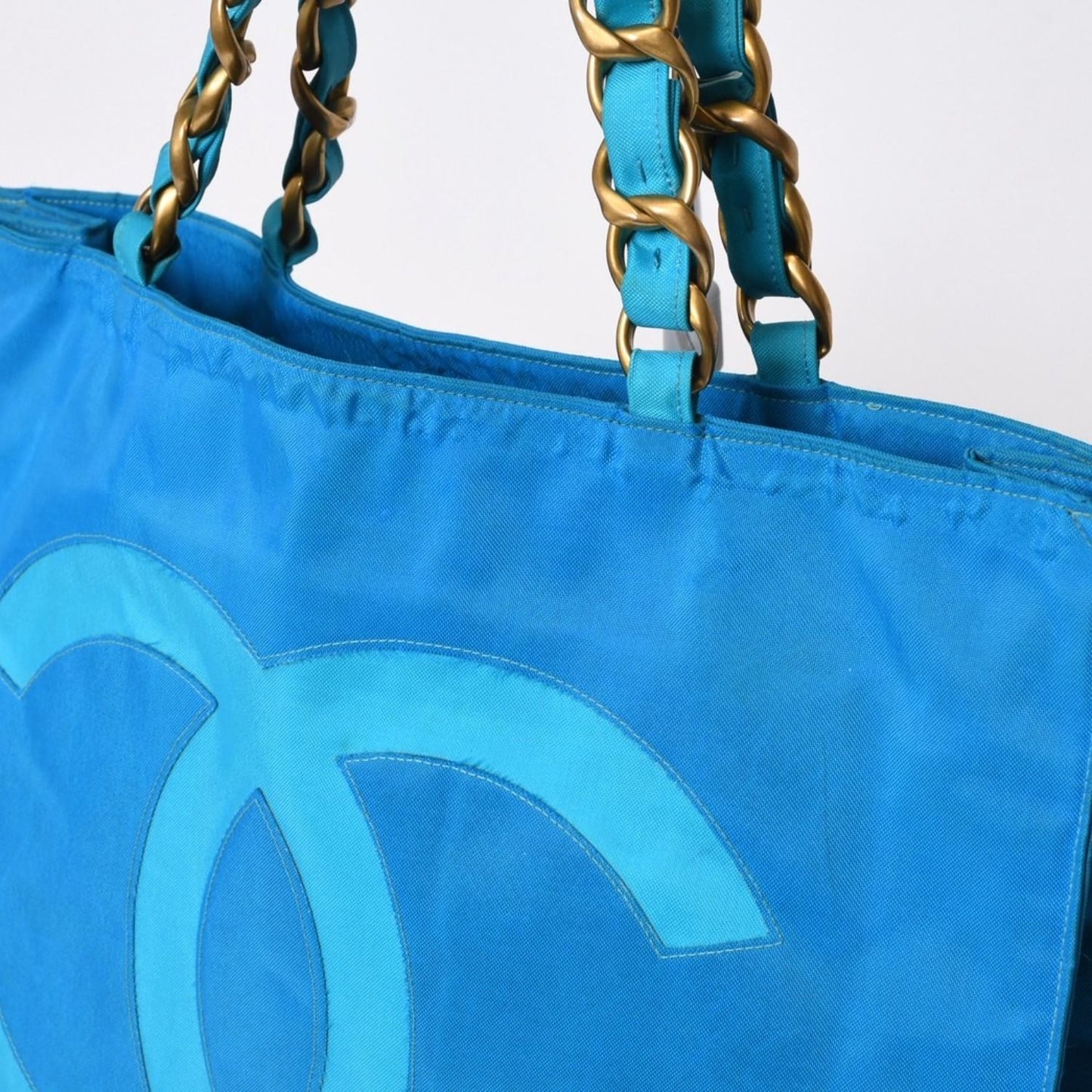 Chanel Vintage Logo Chain Tote Bag CC Turquoise Blue — view 5