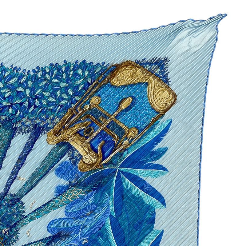 Hermes Gombres ET Lumieres Light and Shadow Pleated Carre 90 Scarf Plied Silk