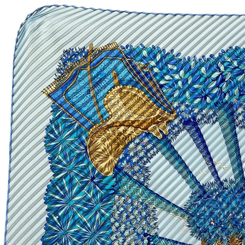 Hermes Gombres ET Lumieres Light and Shadow Pleated Carre 90 Scarf Plied Silk