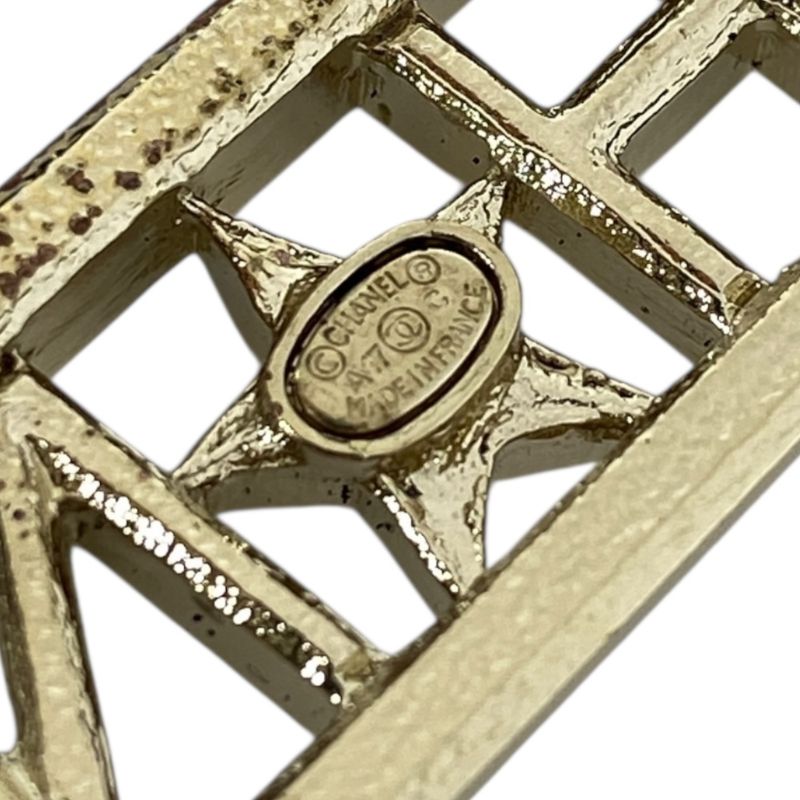Chanel Logo Brooch Pin Star Gold Sophistication Luxury Gorgeous Presence