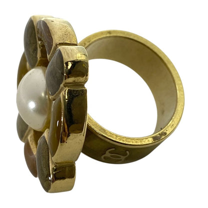 Chanel CC Logo Faux Pearl Ring Gold Plated Sophisticated Gorgeous