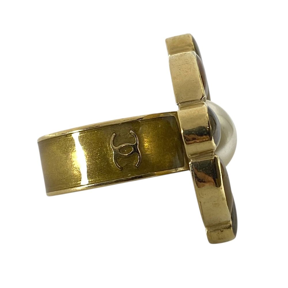 Chanel CC Logo Faux Pearl Ring Gold Plated Sophisticated Gorgeous