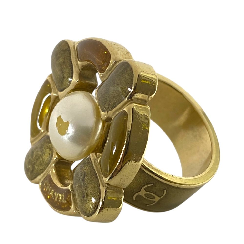 Chanel CC Logo Faux Pearl Ring Gold Plated Sophisticated Gorgeous