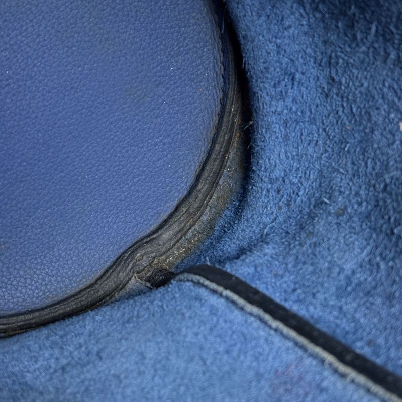 Hermes Manjoire PM Bucket Handbag