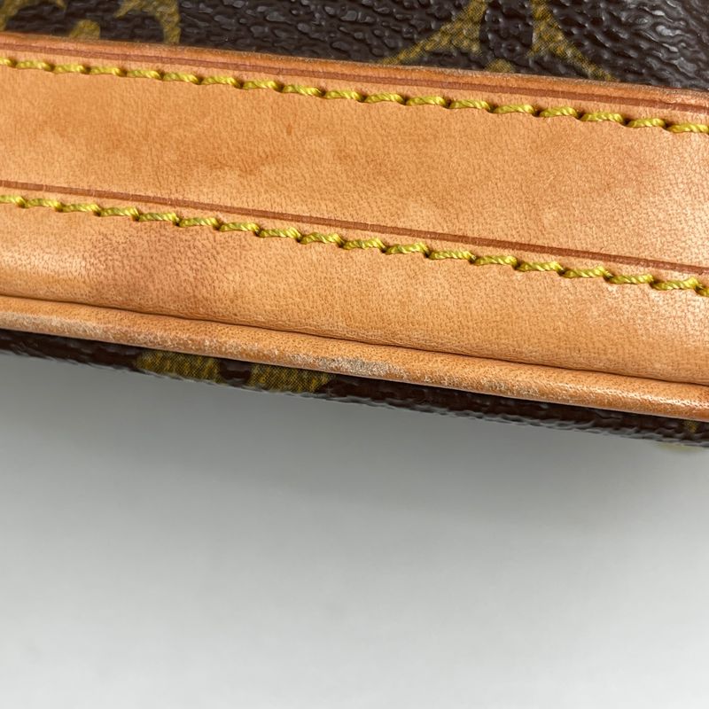 Louis Vuitton Bucket GM Shoulder Bag
