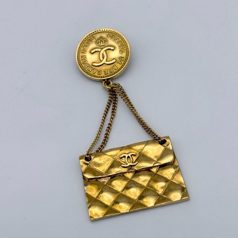 Chanel CC Logo Quilted Bag Brooch Gold Vintage