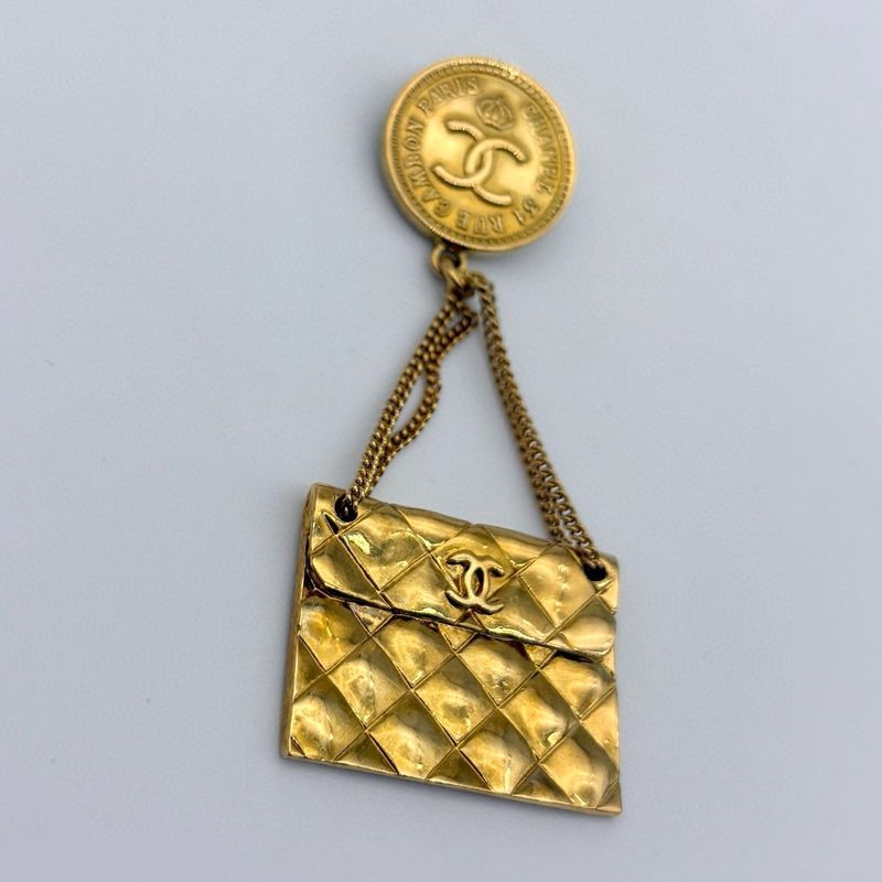 Chanel CC Logo Quilted Bag Brooch Gold Vintage