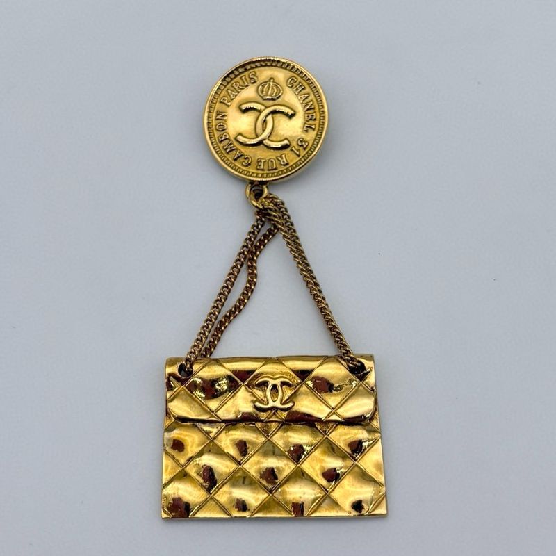 Chanel CC Logo Quilted Bag Brooch Gold Vintage