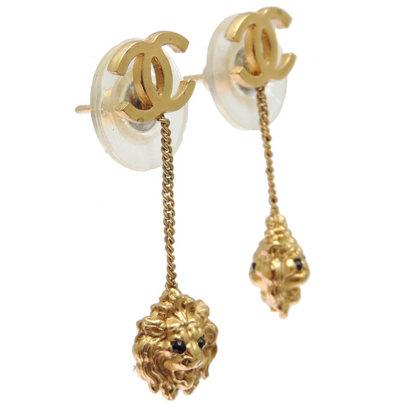 Chanel Earrings Ation, peeling