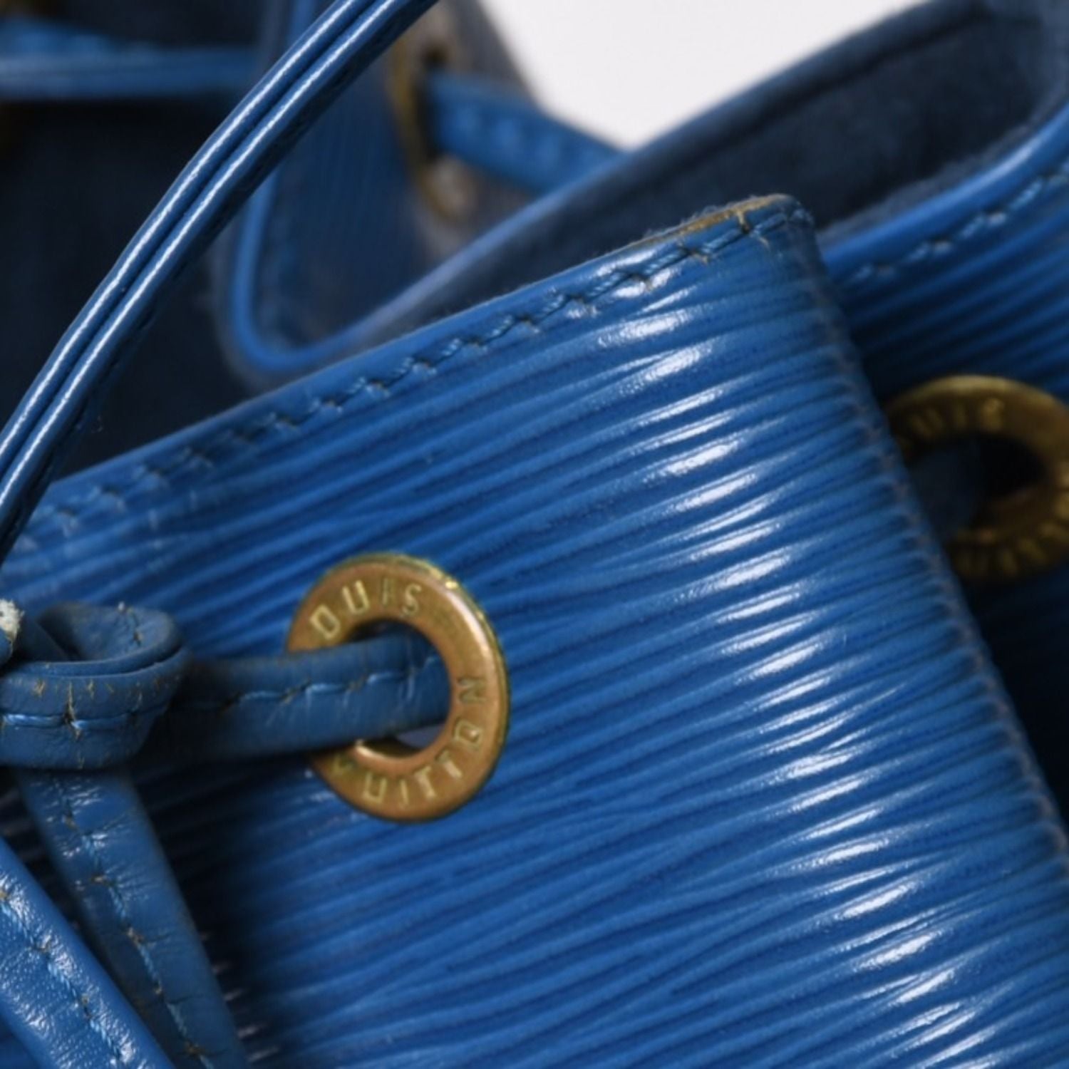 Louis Vuitton Epi Petit Noe Bag Blue Gold — view 4