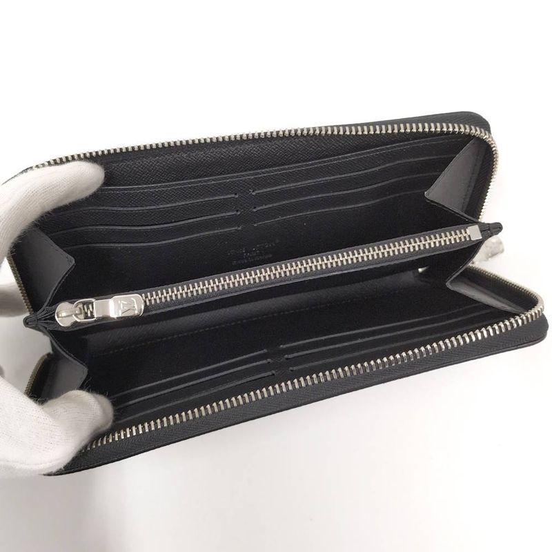Louis Vuitton Zippy Wallet Horizontal Zip Around Taiga Noir Black