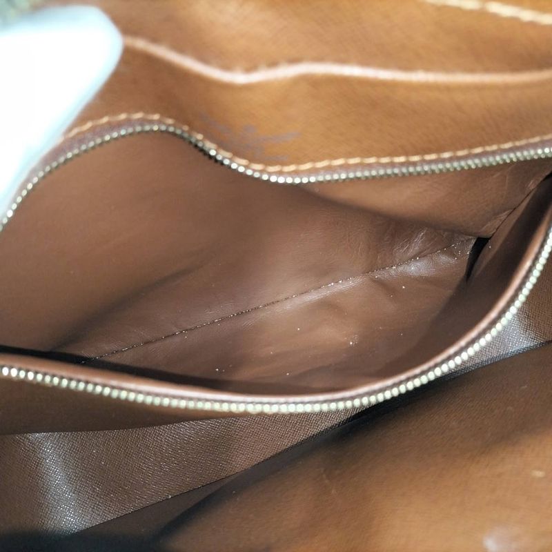 Louis Vuitton Nile GM Shoulder Bag Monogram