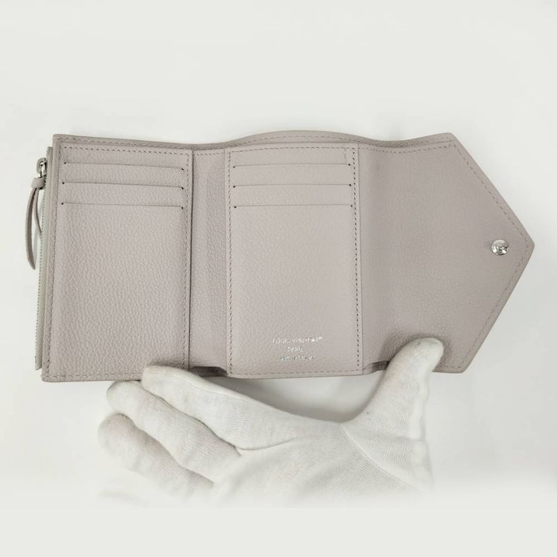 Louis Vuitton Portefeuille Victorine Monogram Empreinte Bloom Wallet