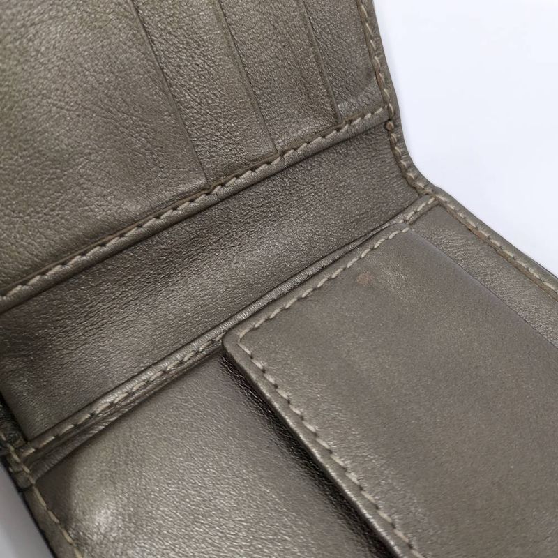 Gucci Bifold Wallet Leather Khaki