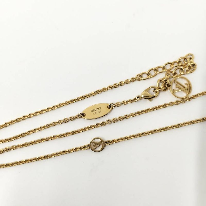 Louis Vuitton Necklace Essential Plated Gold
