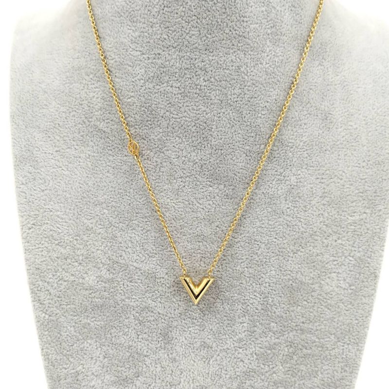 Louis Vuitton Necklace Essential Plated Gold