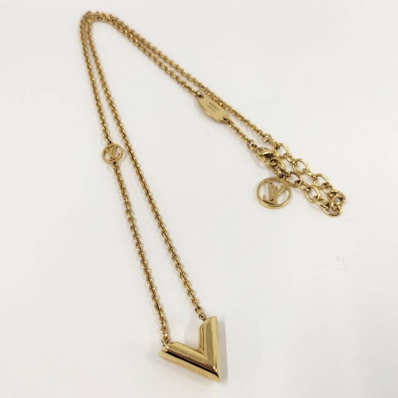 Louis Vuitton Necklace Essential Plated Gold
