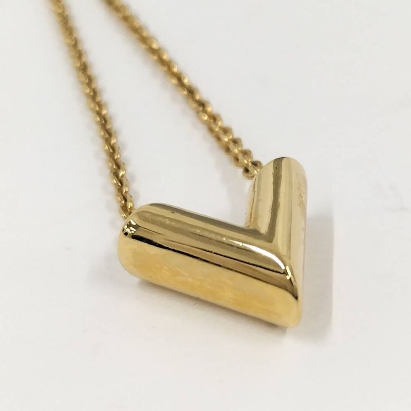 Louis Vuitton Necklace Essential Plated Gold