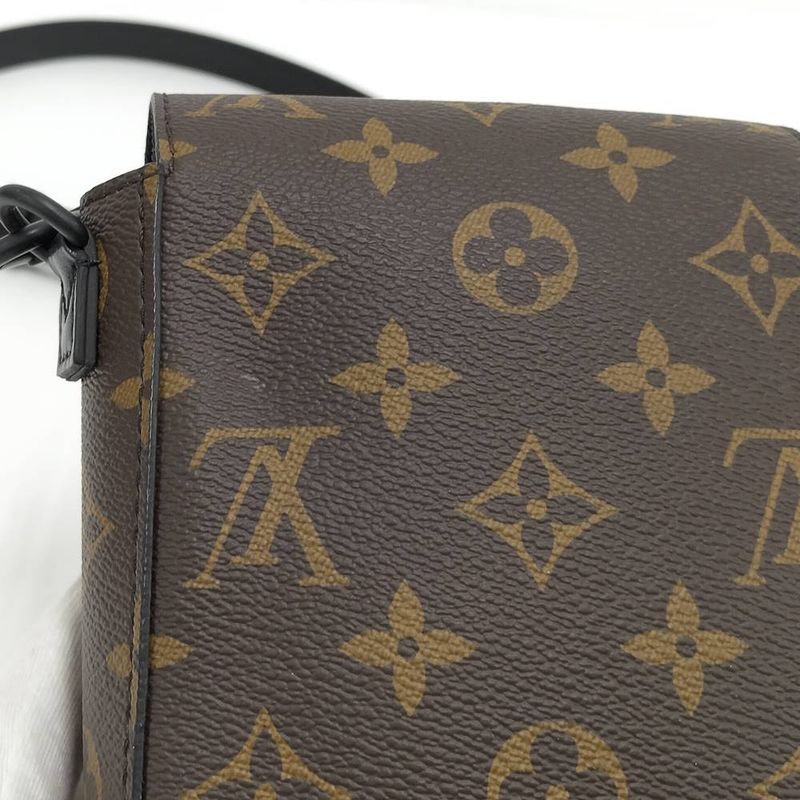 Louis Vuitton S Lock Vertical Wearable Wallet Shoulder Bag Monogram Macassar