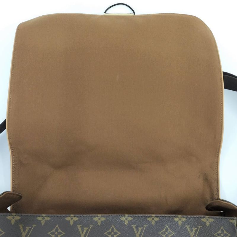 Louis Vuitton Aves Messenger Bag Monogram