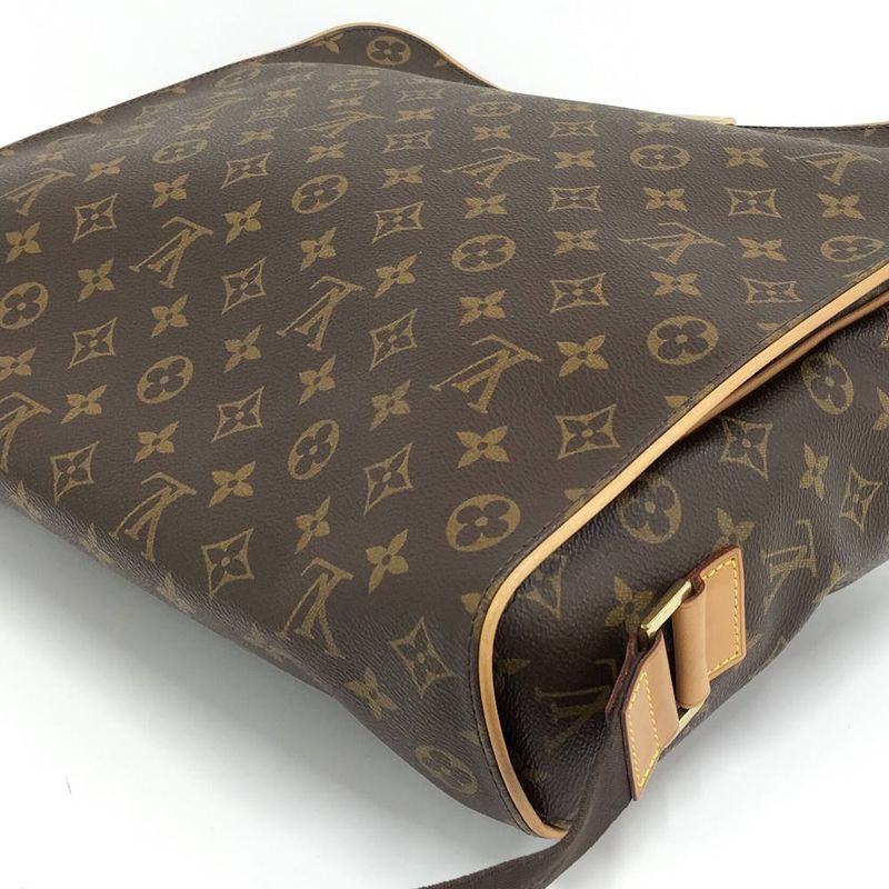 Louis Vuitton Aves Messenger Bag Monogram