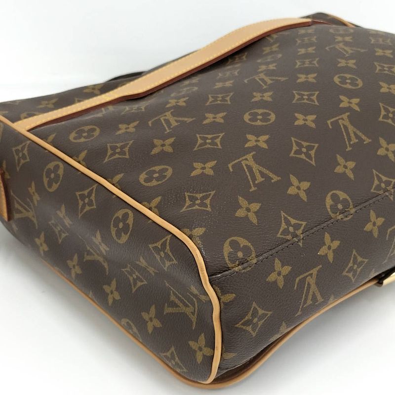 Louis Vuitton Aves Messenger Bag Monogram