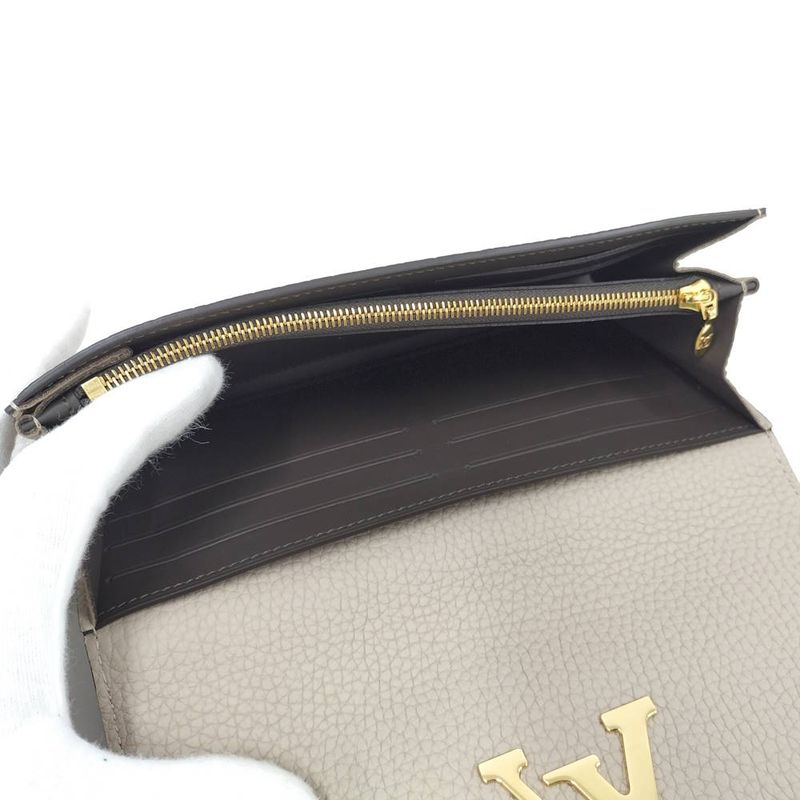 Louis Vuitton Portefeuille Capucines Wallet Taurillon Leather Galle