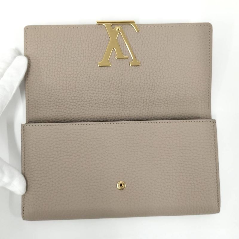 Louis Vuitton Portefeuille Capucines Wallet Taurillon Leather Galle