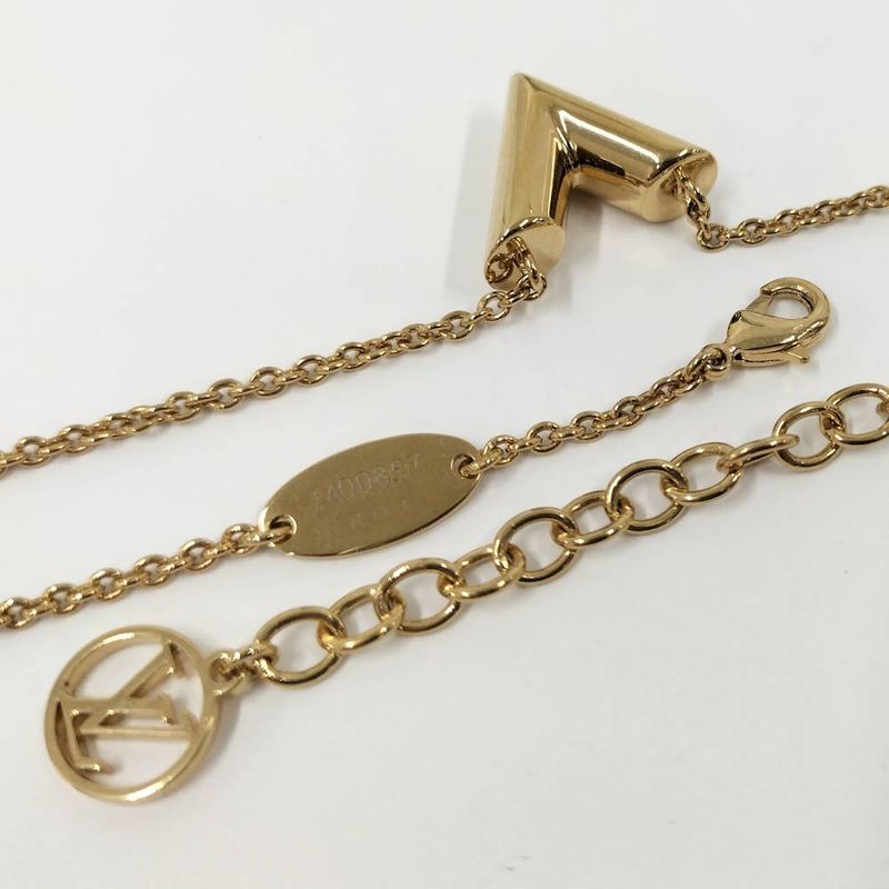 Louis Vuitton Essential Necklace