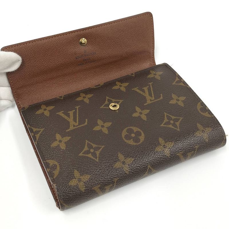 Louis Vuitton Pochette Passpole Trifold Wallet with Passcase Monogram