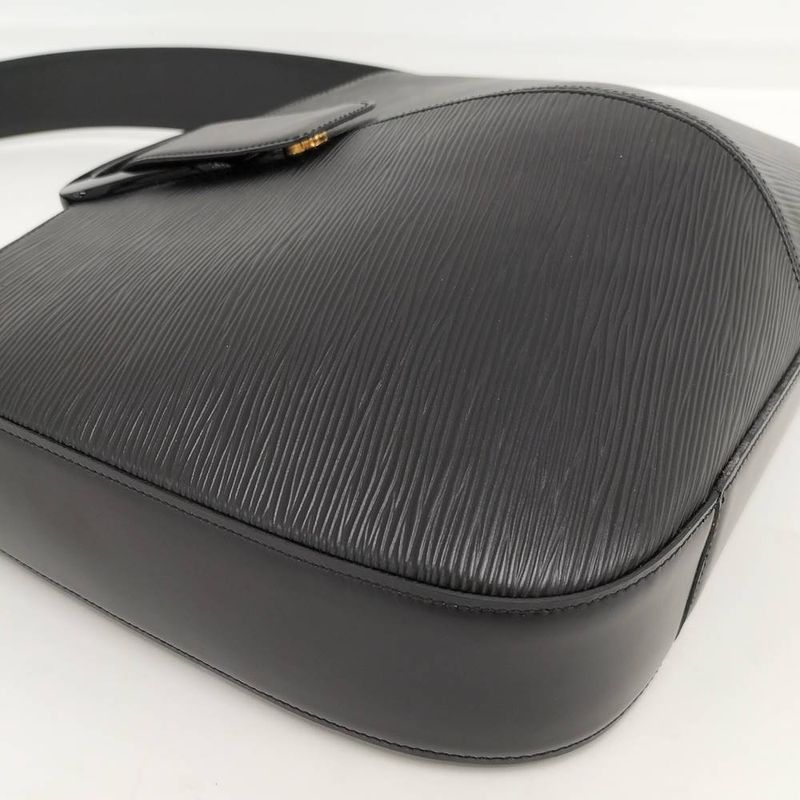 Louis Vuitton Reverie Shoulder Bag Epi Noir Black