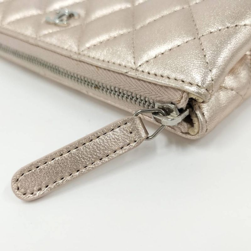Chanel Quilted Cosmetic Pouch Metallic CC Logo Lambskin Pink