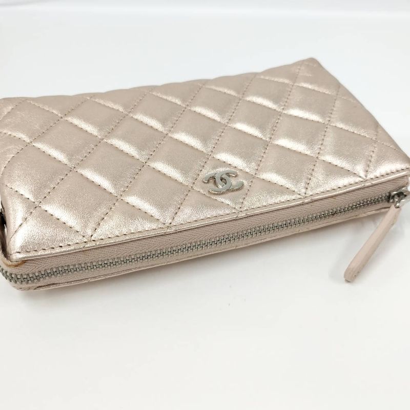 Chanel Quilted Cosmetic Pouch Metallic CC Logo Lambskin Pink