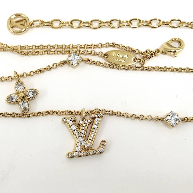 Louis Vuitton Necklace Gold