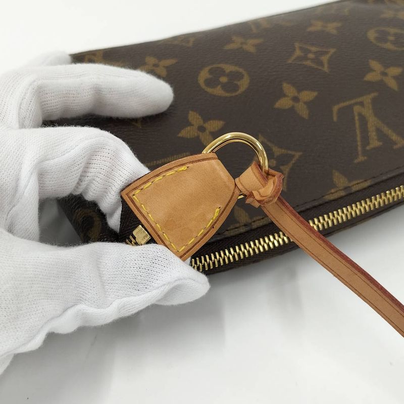 Louis Vuitton Pochette Handbag Monogram