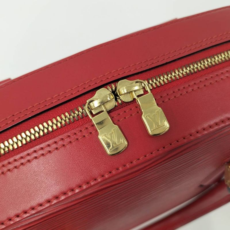 Louis Vuitton Blanc Handbag Epi Leather Red