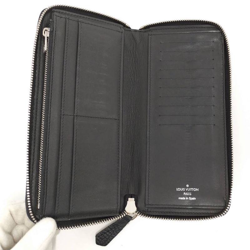Louis Vuitton Zippy Wallet Vertical Zip Around LV Circle Taurillon Leather