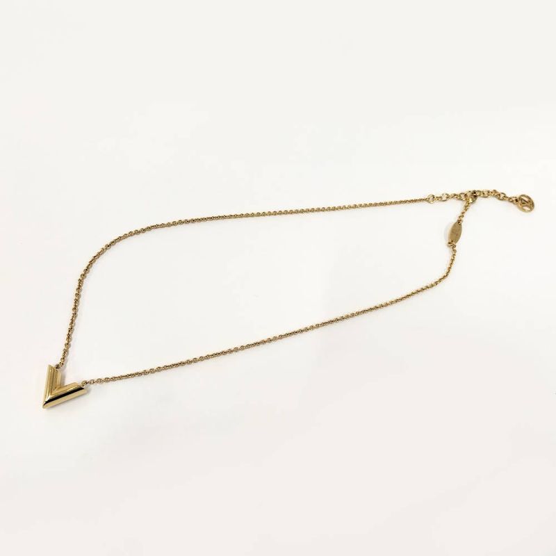 Louis Vuitton Necklace Essential Plated Gold