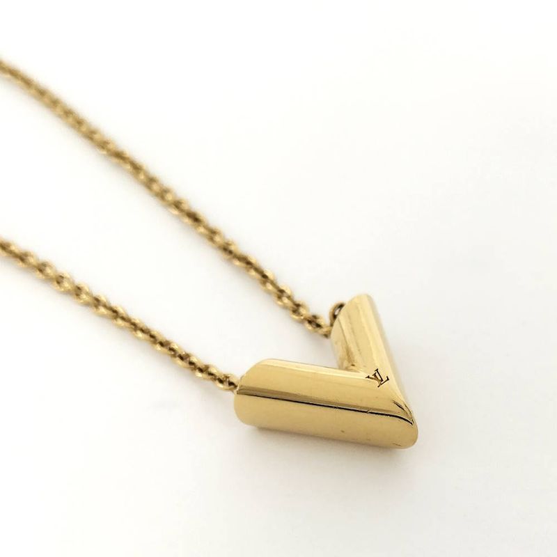 Louis Vuitton Necklace Essential Plated Gold